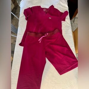 Figs limited edition set dark magenta size large both